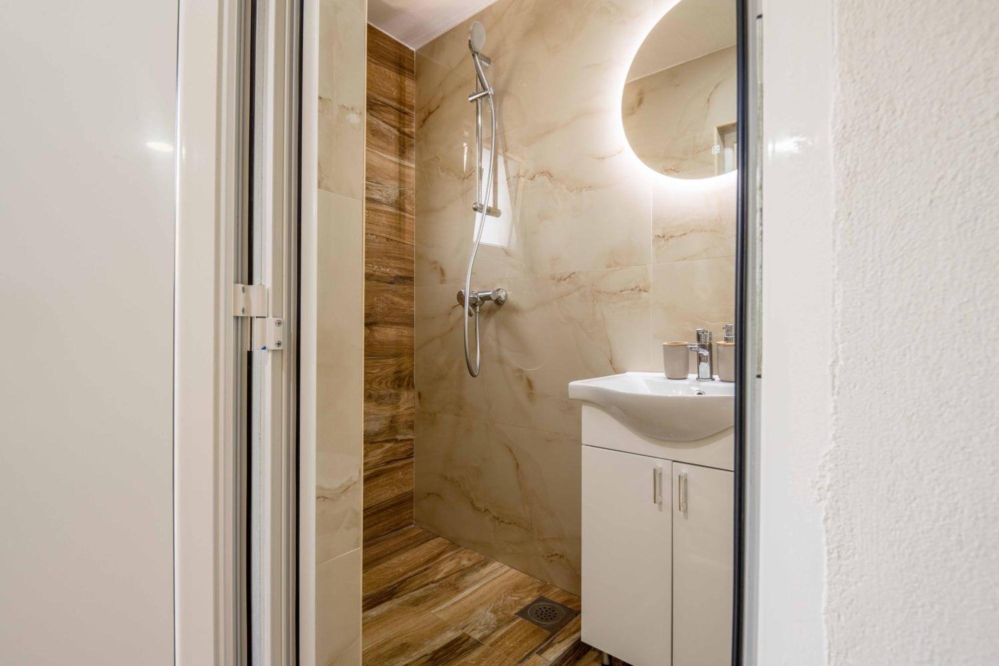 Sumice Inn Petrovac Екстер'єр фото