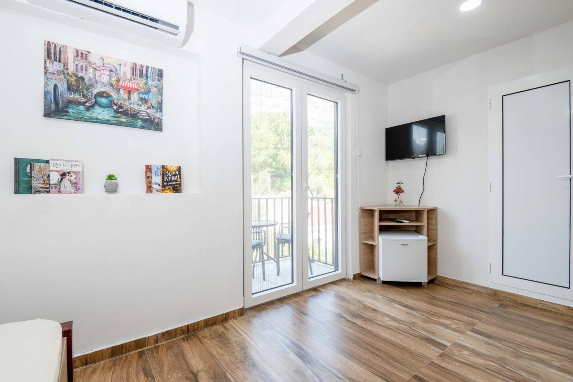 Sumice Inn Petrovac Екстер'єр фото