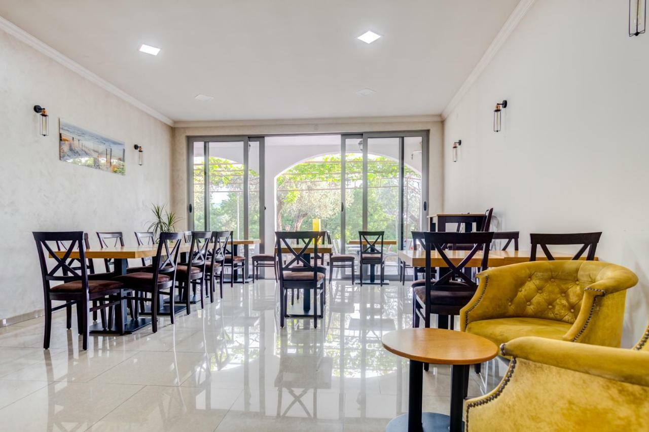 Sumice Inn Petrovac Екстер'єр фото